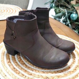 Easy Street Women's 7.5 M Dawnta Brown Ankle Boots Zip Side Booties, Size 7.5